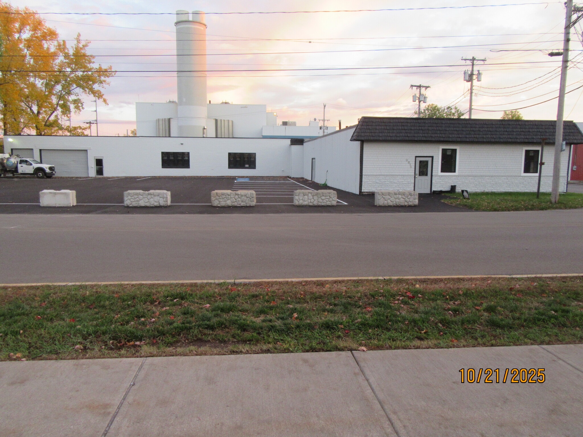 3614 Burnet Ave, East Syracuse, NY for lease Interior Photo- Image 1 of 4
