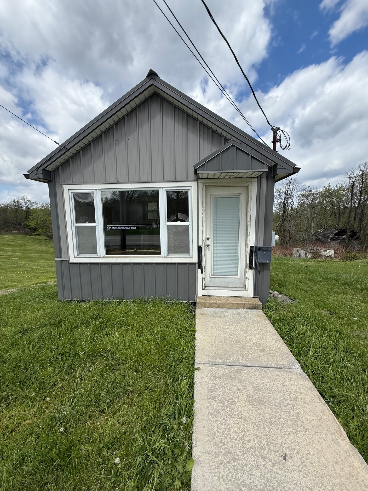 111 Steubenville Pike, Burgettstown, PA for sale Primary Photo- Image 1 of 10