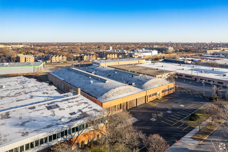6450 W Cortland St, Chicago, IL à louer - Aérien - Image 3 de 10