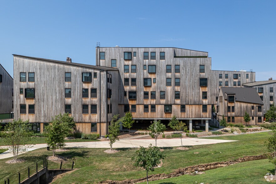 337 SE 3rd St, Bentonville, AR à louer - Photo du bâtiment - Image 2 de 40