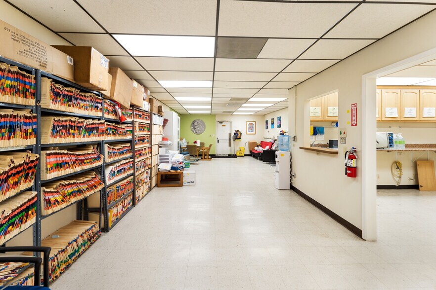 180 E Mission Blvd, Pomona, CA à louer - Photo du bâtiment - Image 3 de 8