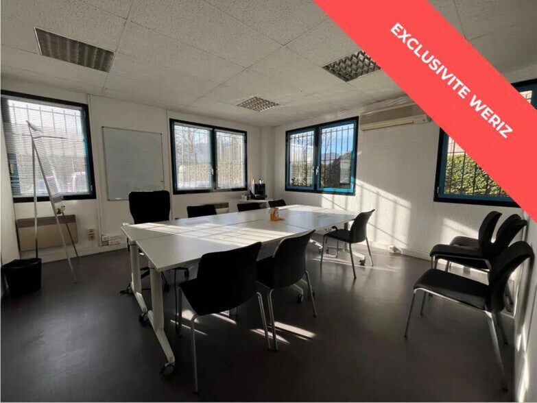 Office in Aubagne for lease - Interior Photo - Image 1 of 7