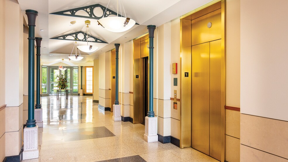 1333 Burr Ridge Pky, Burr Ridge, IL à louer - Photo intérieure - Image 3 de 14