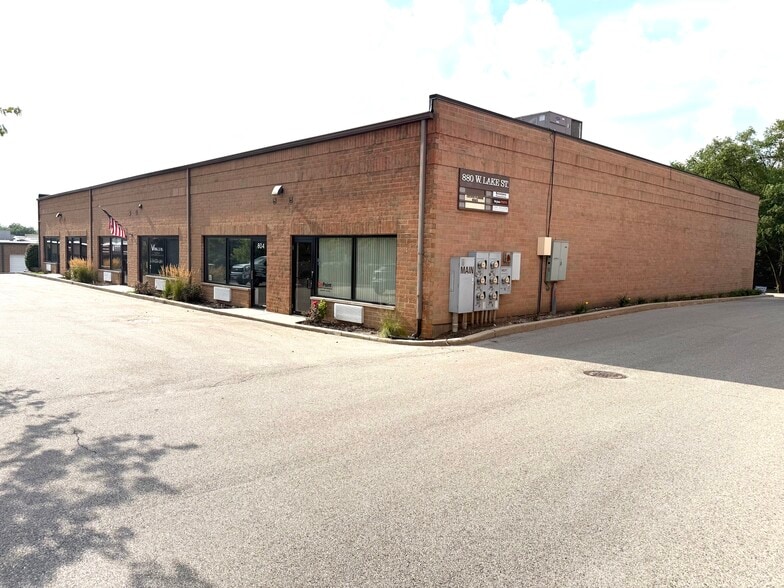 880 W Lake St, Roselle, IL for lease - Building Photo - Image 2 of 11