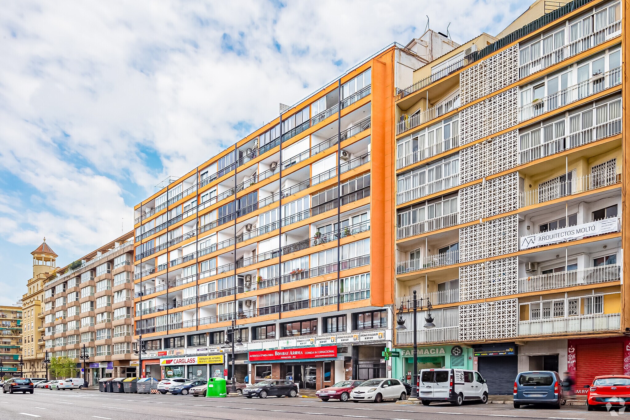 Retail in València, Valencia for lease Building Photo- Image 1 of 7