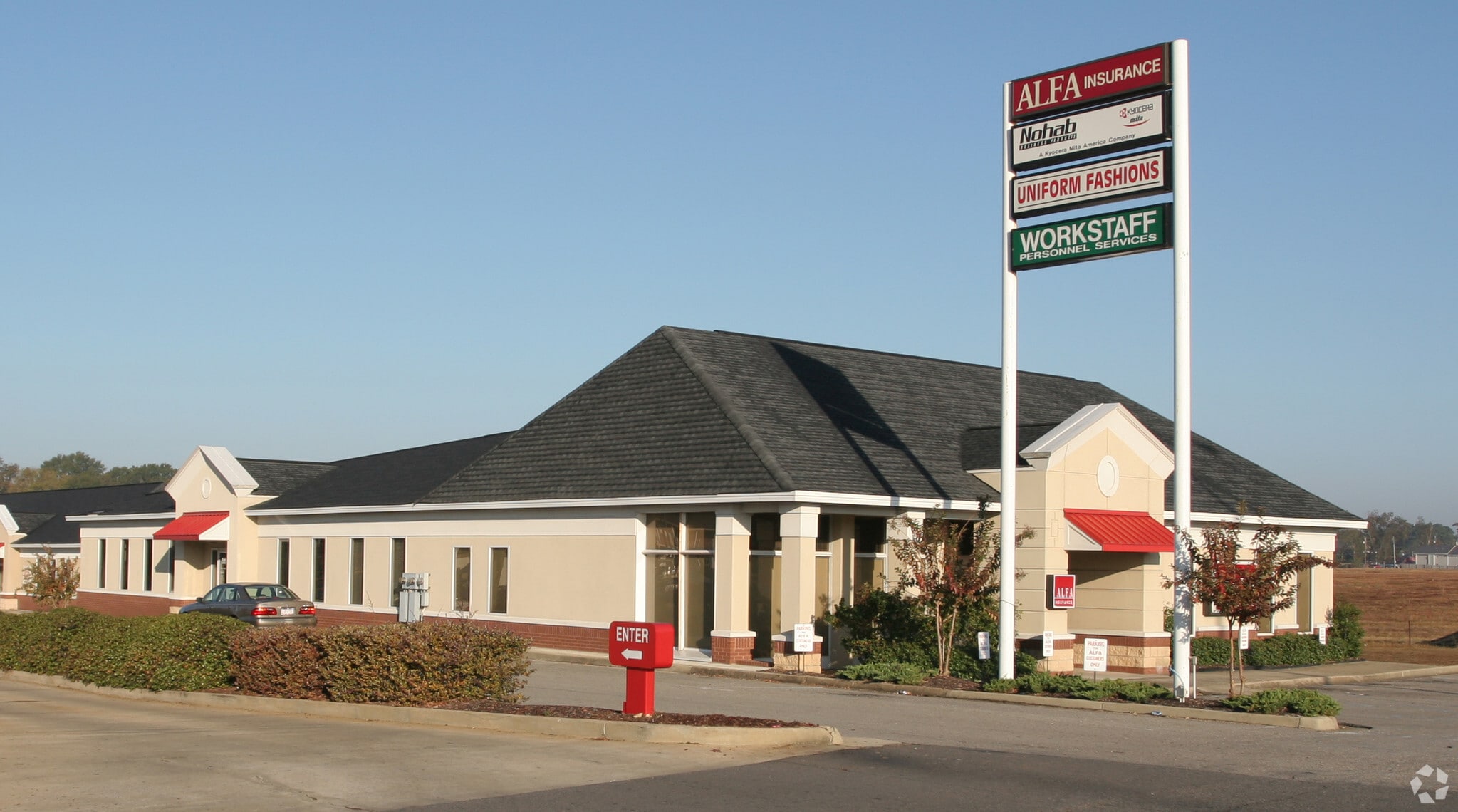 2002 McFarland Blvd E, Tuscaloosa, AL for lease Primary Photo- Image 1 of 4