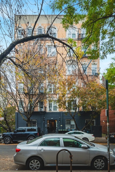 629 E 5th St, New York, NY à vendre - Photo du bâtiment - Image 3 de 21