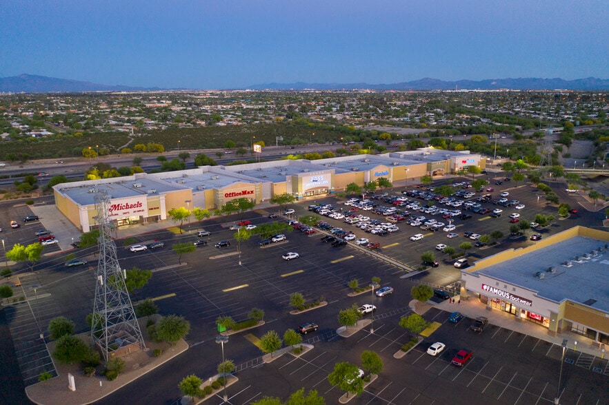 5117-5515 S Calle Santa Cruz, Tucson, AZ for lease - Building Photo - Image 2 of 26