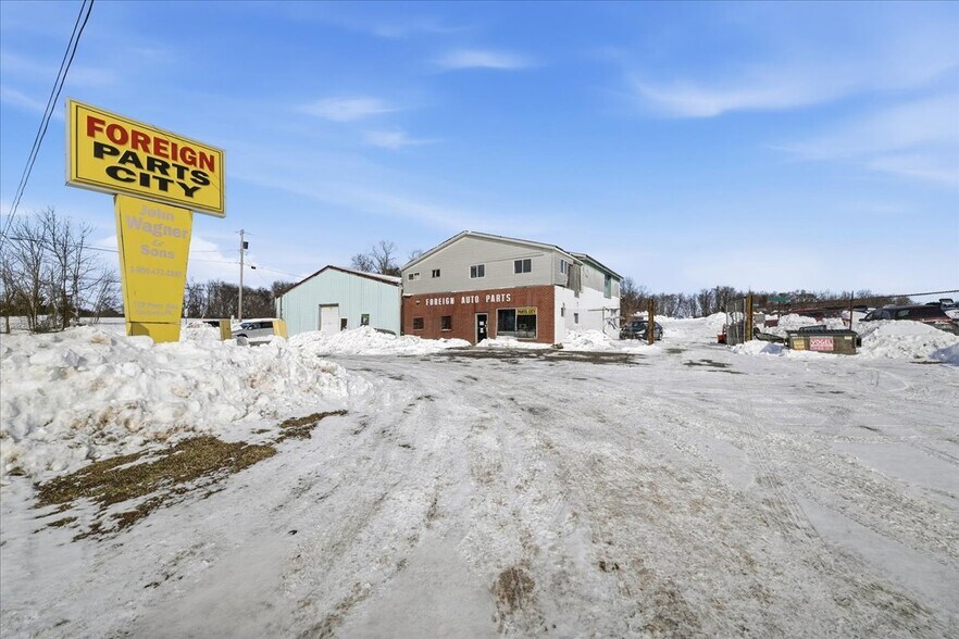 735 Perry Hwy, Harmony, PA à vendre - Photo du bâtiment - Image 2 de 19