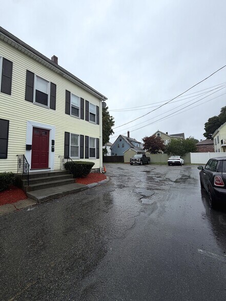 8 Exchange Ct, Waltham, MA à vendre - Photo du bâtiment - Image 2 de 14