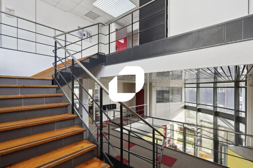 Office in Neuilly-Plaisance for lease - Interior Photo - Image 3 of 11