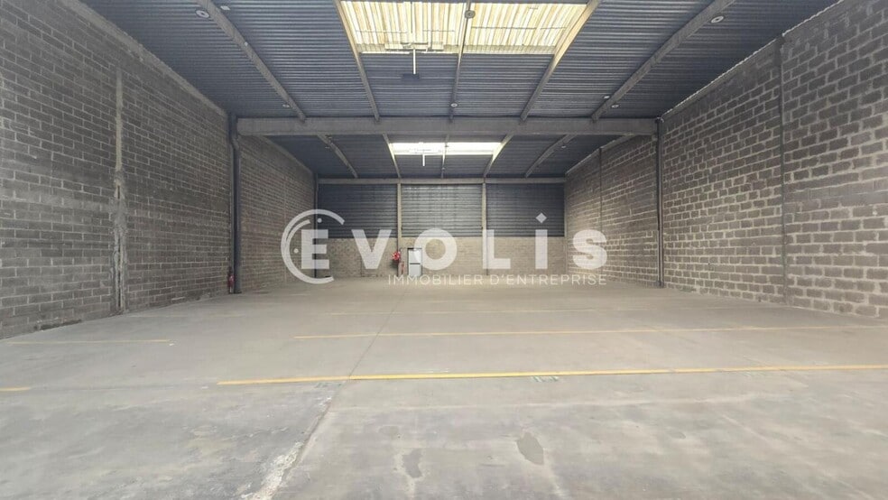 59 Rue Edith Cavell, Vitry-sur-Seine for lease - Interior Photo - Image 2 of 5