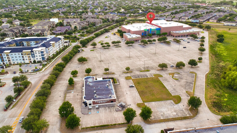 15900 Yorktown Crossing Pky, Houston, TX for sale - Building Photo - Image 2 of 10