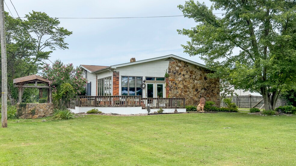 4678 Duffy Rd, Floyds Knobs, IN à vendre - Photo du bâtiment - Image 2 de 7