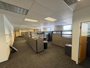 7975 114th Ave N, Largo, FL for lease Interior Photo- Image 2 of 13