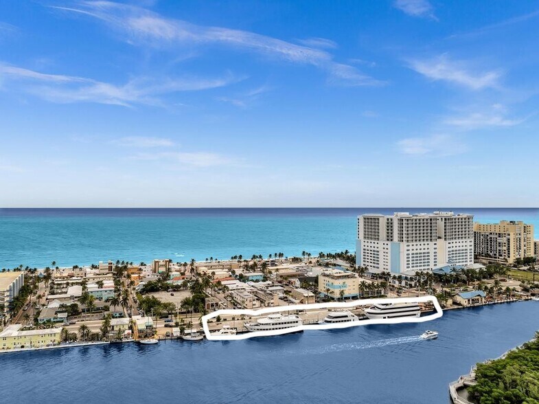 1318 N Ocean Blvd, Hollywood, FL à vendre - Photo du bâtiment - Image 3 de 22