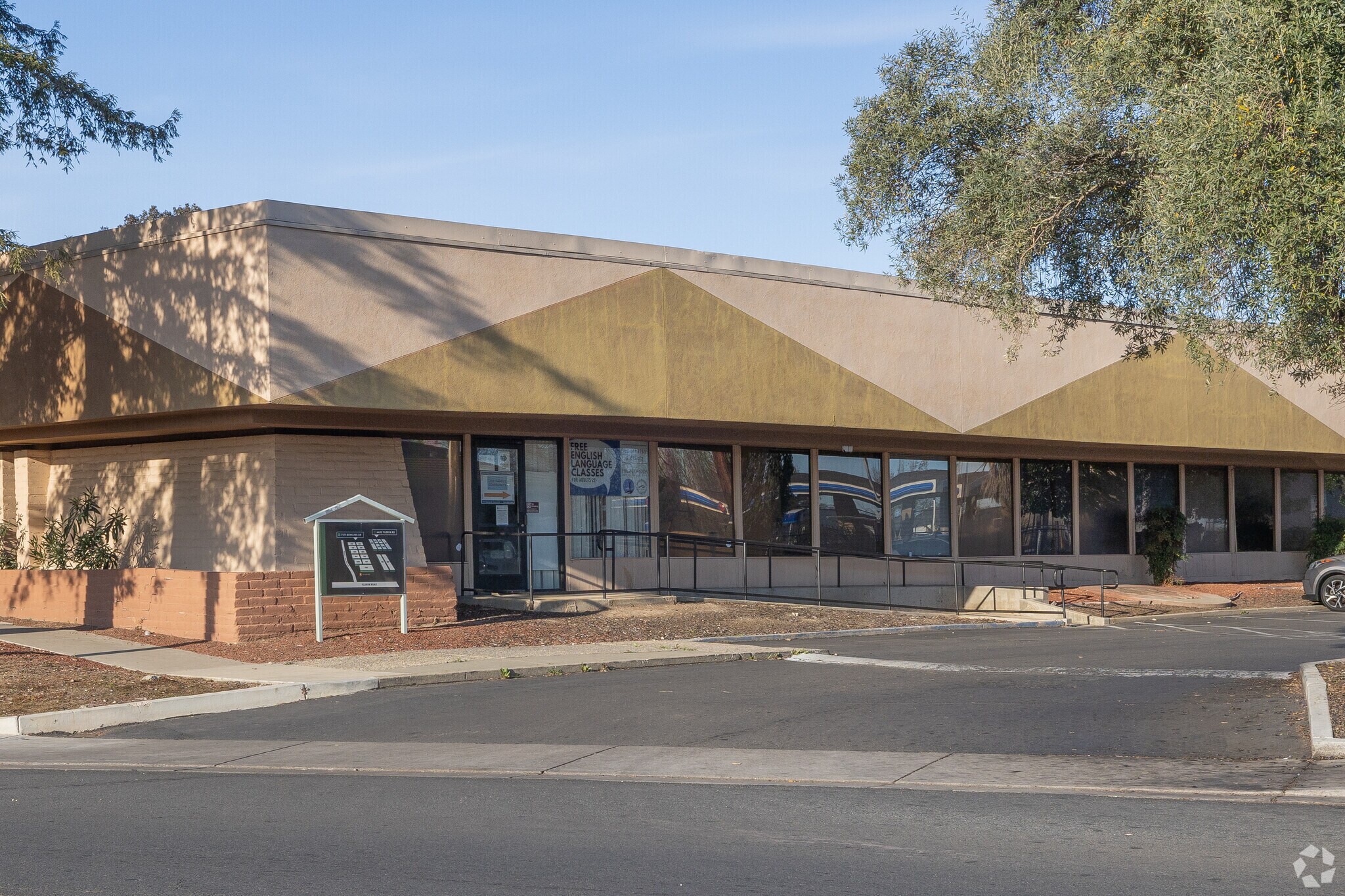 7171 Bowling Dr, Sacramento, CA for sale Primary Photo- Image 1 of 7