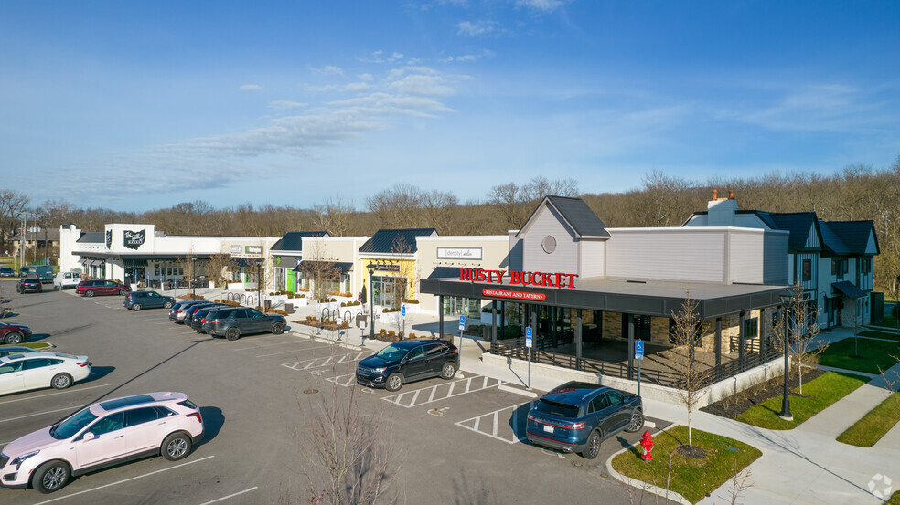 7770-7792 Olentangy River Rd, Columbus, OH for lease - Building Photo - Image 2 of 8