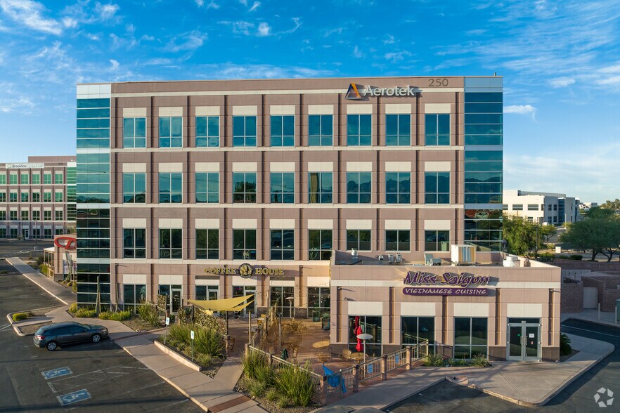 250 S Craycroft Rd, Tucson, AZ à louer - Photo du bâtiment - Image 2 de 5