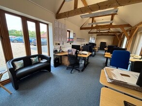 Bartletts Ln, Maidenhead for lease Interior Photo- Image 1 of 3