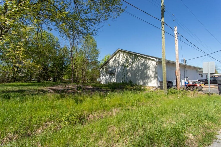 5160 Scott Street, Newton Falls, OH à vendre - Photo principale - Image 1 de 1