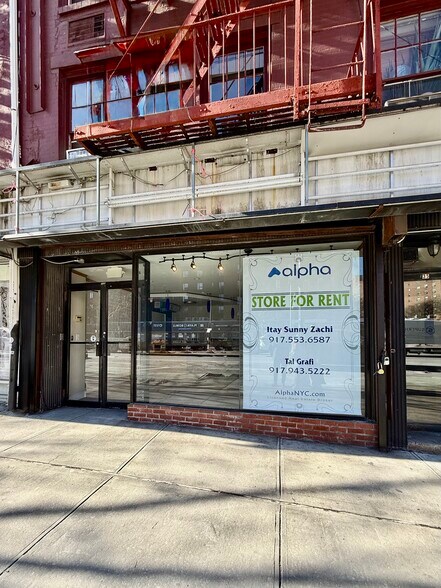 335 First Ave, New York, NY à louer - Photo du bâtiment - Image 2 de 5