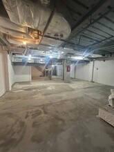 200 Pearl St, New York, NY for lease Interior Photo- Image 2 of 2