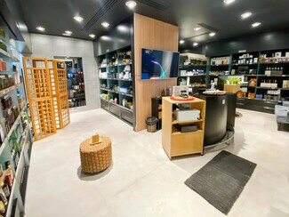 Plus de détails pour Rue De Tournon, Paris - Commerce de détail à louer