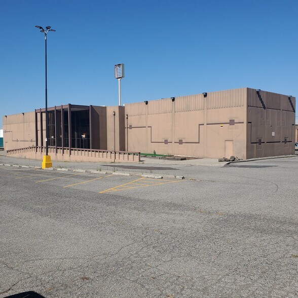 4210 E Sprague Ave, Spokane, WA for lease - Building Photo - Image 3 of 6