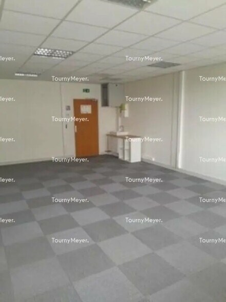 Office in Toulouse for lease - Building Photo - Image 3 of 4
