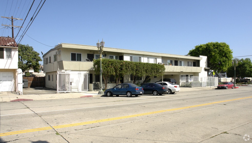 6423 W Lexington Ave, Los Angeles, CA for sale - Primary Photo - Image 1 of 2