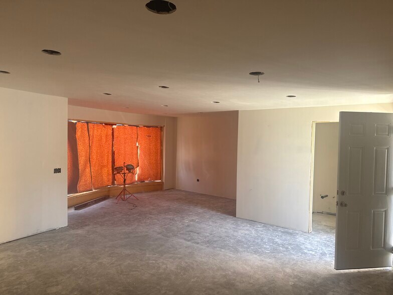5521 El Cajon Blvd, San Diego, CA à louer - Photo du bâtiment - Image 3 de 12