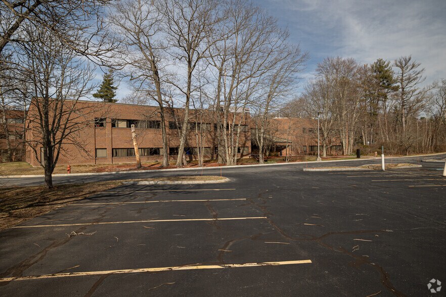 83 Hartwell Ave, Lexington, MA à louer - Photo principale - Image 1 de 7