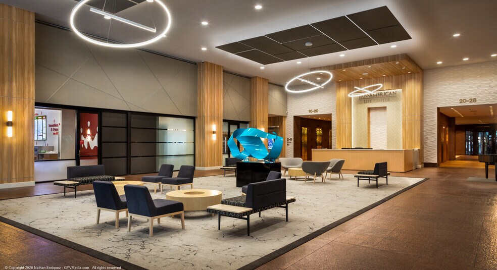 601 Poydras St, New Orleans, LA for lease - Interior Photo - Image 2 of 6