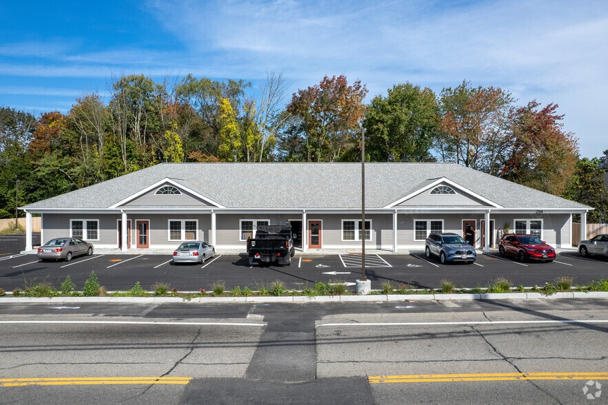 294 Cowesett Ave, West Warwick, RI à louer - Photo du bâtiment - Image 2 de 19