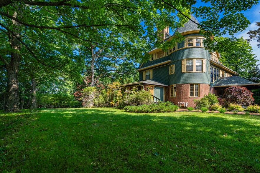 379 Central St, Auburndale, MA for sale - Building Photo - Image 2 of 5