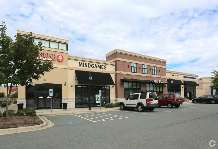 1080 Piper Ln, Burlington, NC à louer - Photo du bâtiment - Image 2 de 22