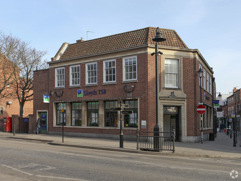 37 Castle Gate, Newark for sale - Building Photo - Image 3 of 6