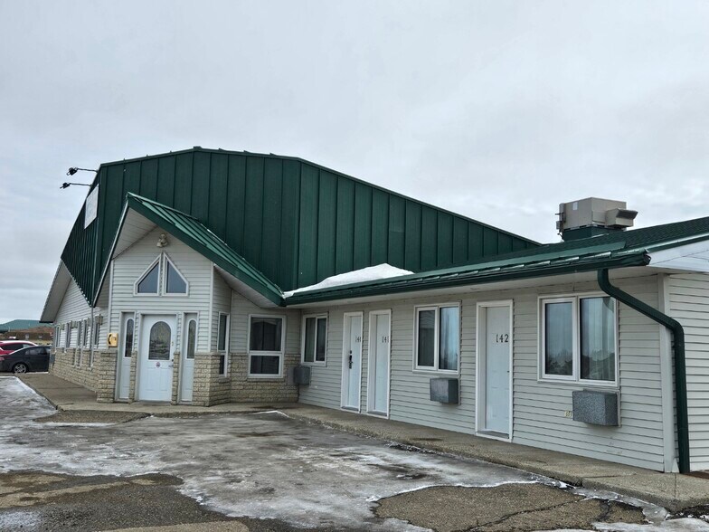 238 Sims Ave, Weyburn, SK à vendre - Photo du bâtiment - Image 2 de 17