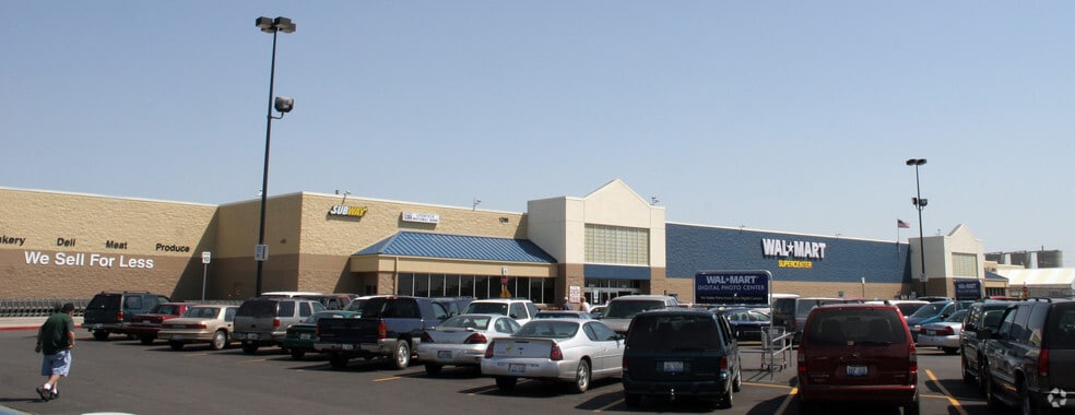 1-18 Litchfield Plz, Litchfield, IL for lease - Building Photo - Image 2 of 12