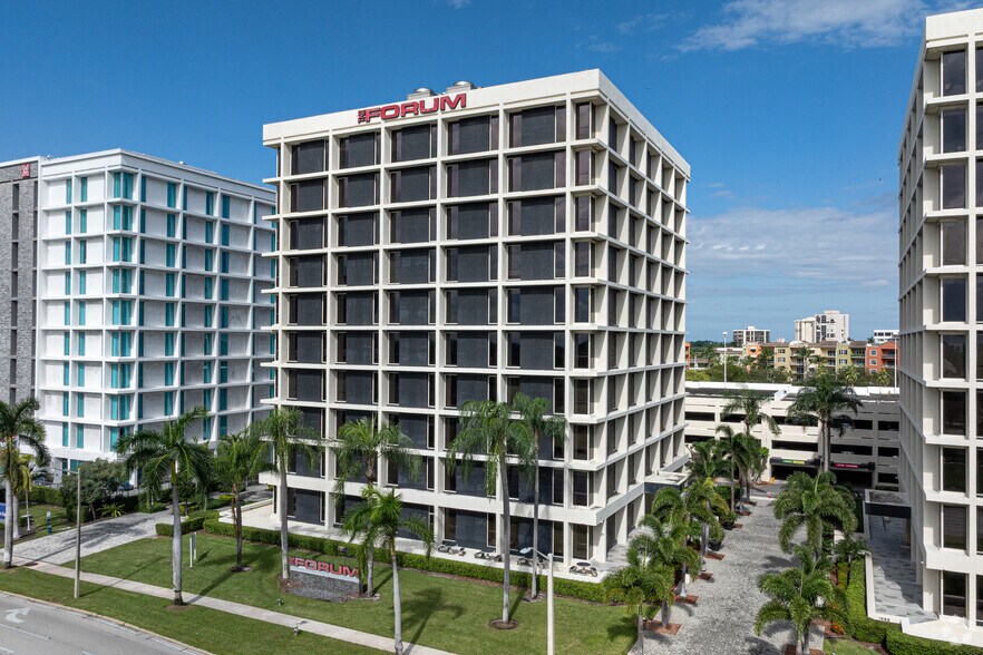 1665 Palm Beach Lakes Blvd, West Palm Beach, FL à louer - Photo du bâtiment - Image 1 de 17