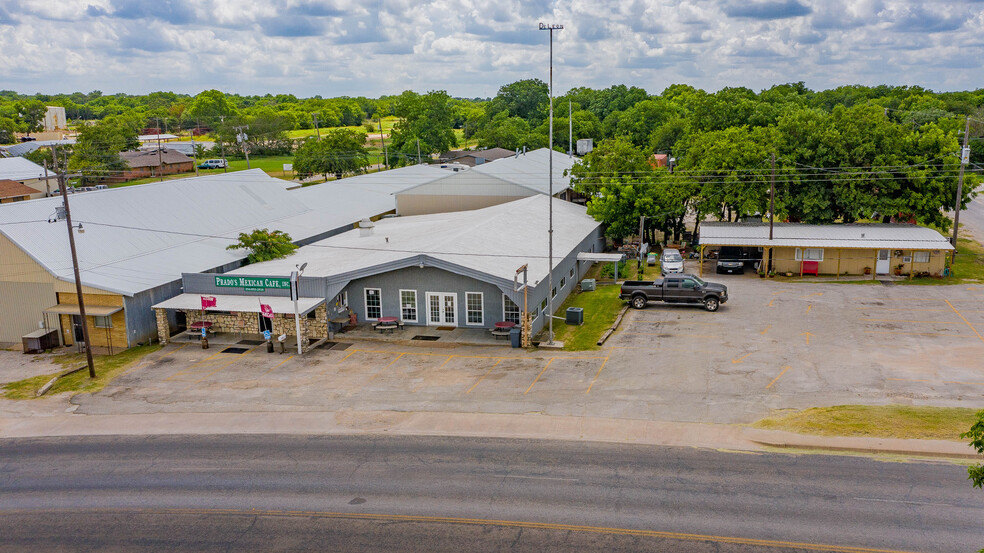 424 N Texas St, De Leon, TX for sale - Building Photo - Image 1 of 40