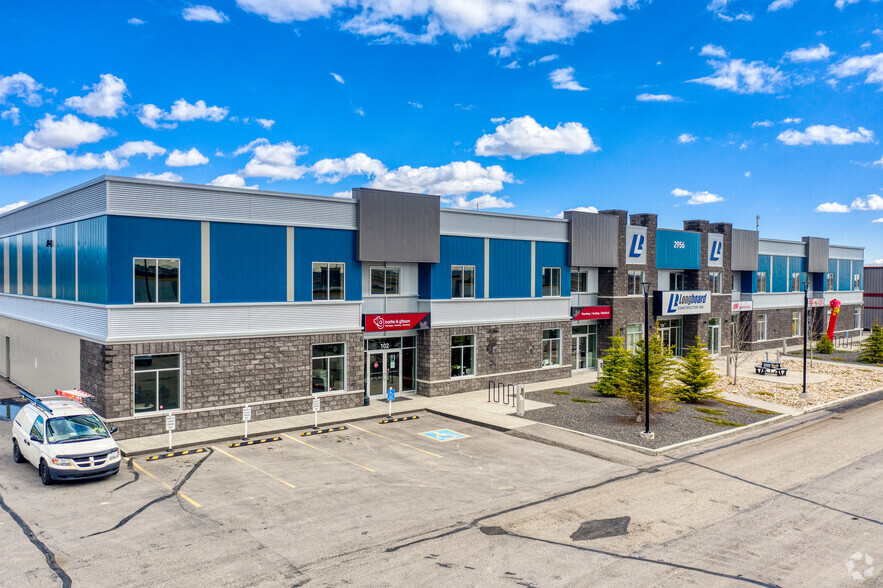 2956 Kingsview Blvd SE, Airdrie, AB for lease - Primary Photo - Image 1 of 4