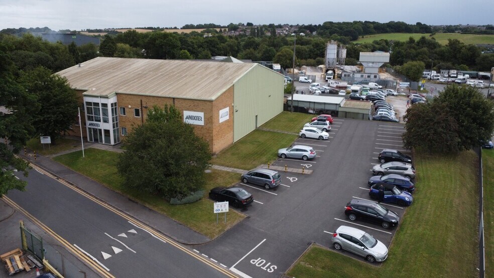 Brimington Rd, Chesterfield à louer - Photo du bâtiment - Image 1 de 1