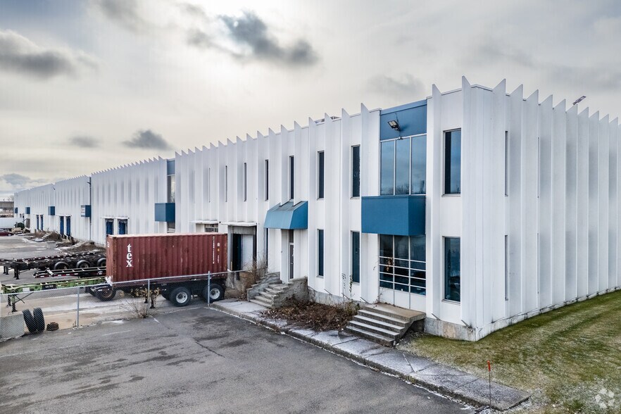 1710-1750 Aut Transcanadienne, Dorval, QC à louer - Photo du bâtiment - Image 3 de 4