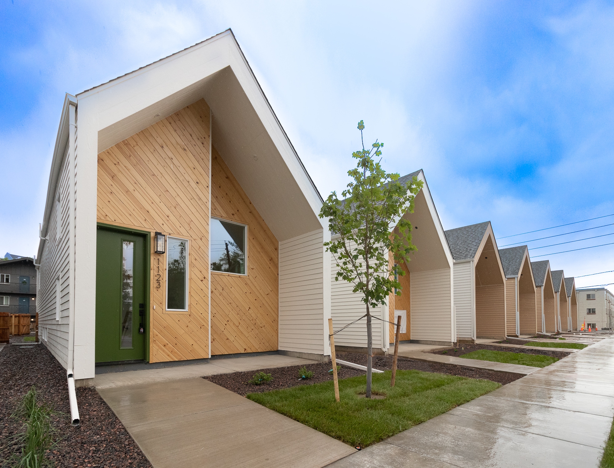 Dahlia Street Single Family Homes portefeuille de 4 propriétés à vendre sur LoopNet.ca Photo principale- Image 1 de 10