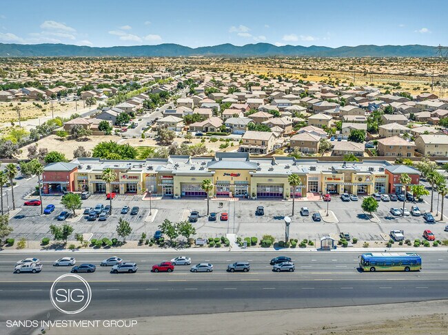 More details for 14073 Main St, Hesperia, CA - Retail for Sale