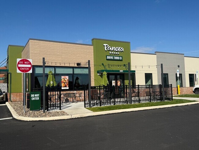 Plus de détails pour 703-715 Poplar Church Rd, Camp Hill, PA - Commerce de détail à vendre