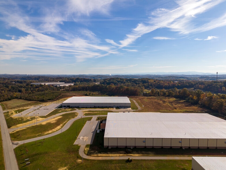 1295 Huntington Park Dr, Loudon, TN for lease - Building Photo - Image 3 of 37