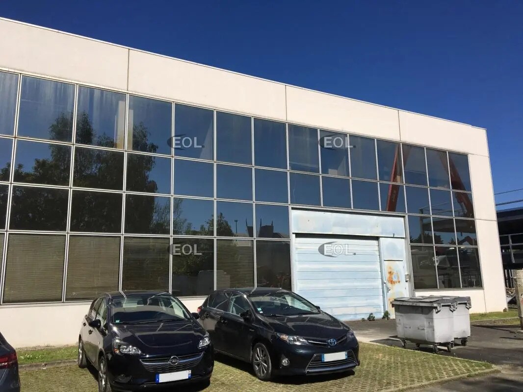 Flex in Les Ulis for lease Building Photo- Image 1 of 5